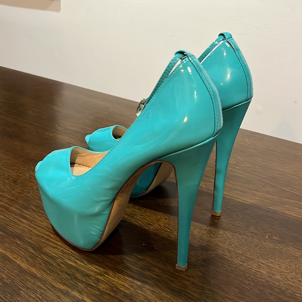 Turquoise Steve Madden heels